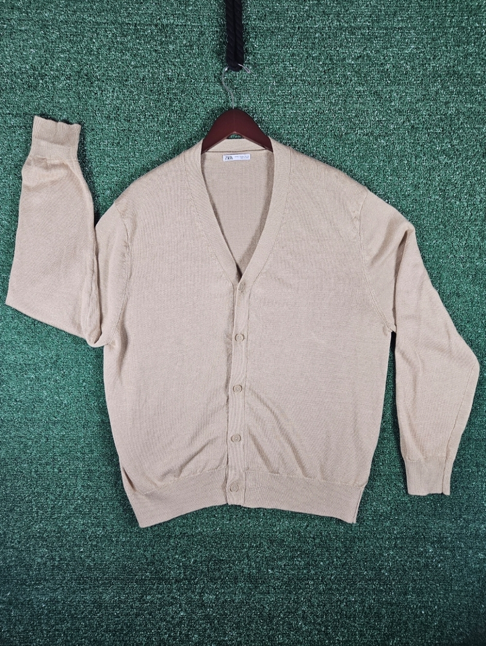 NWOT Zara V-Neck Button Cardigan Sweater / Mens Size XL / Color - Beige
